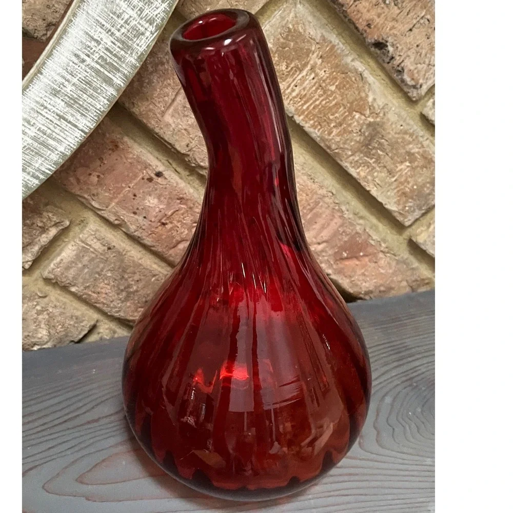 Vintage Red Hand Blown Vase Curved Neck Bulb shaped base . 11